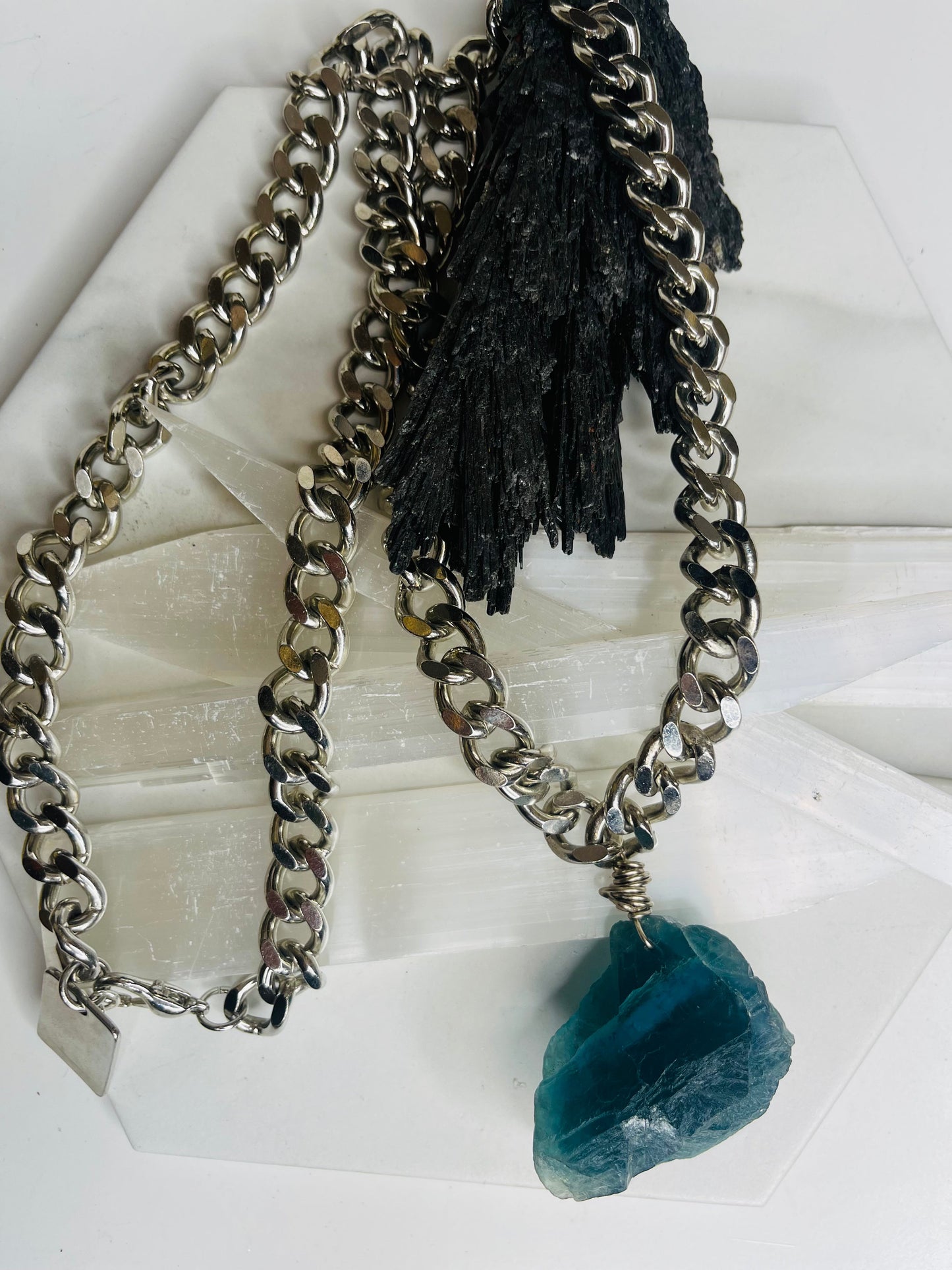 Renaissance Silver Blue Rainbow Fluorite - Vintage Silver Plated Chain